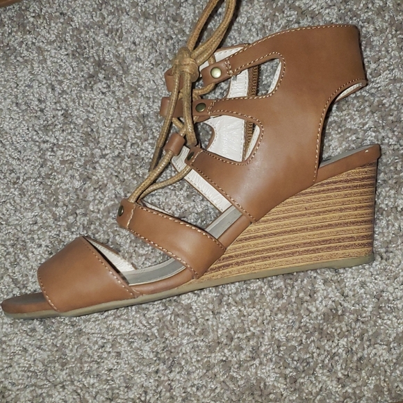 SANDALS - Picture 2 of 4